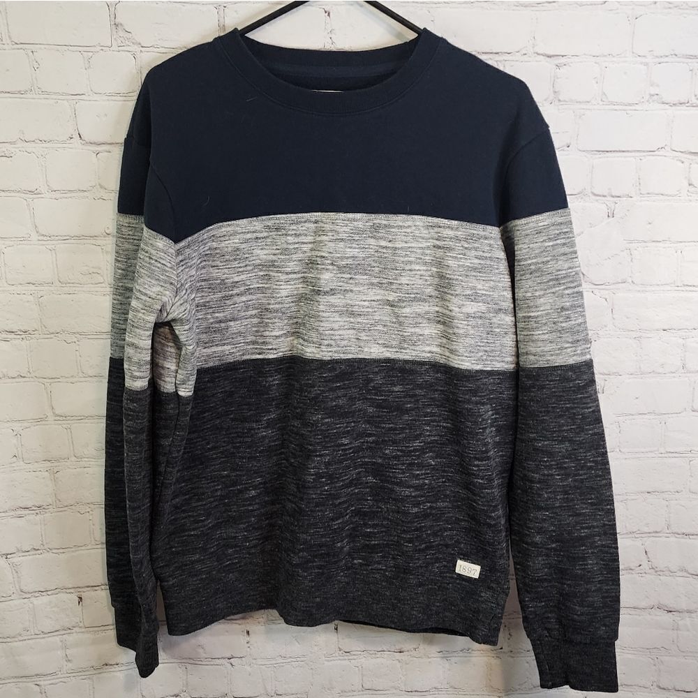 Men's 1897 sweater, size Large